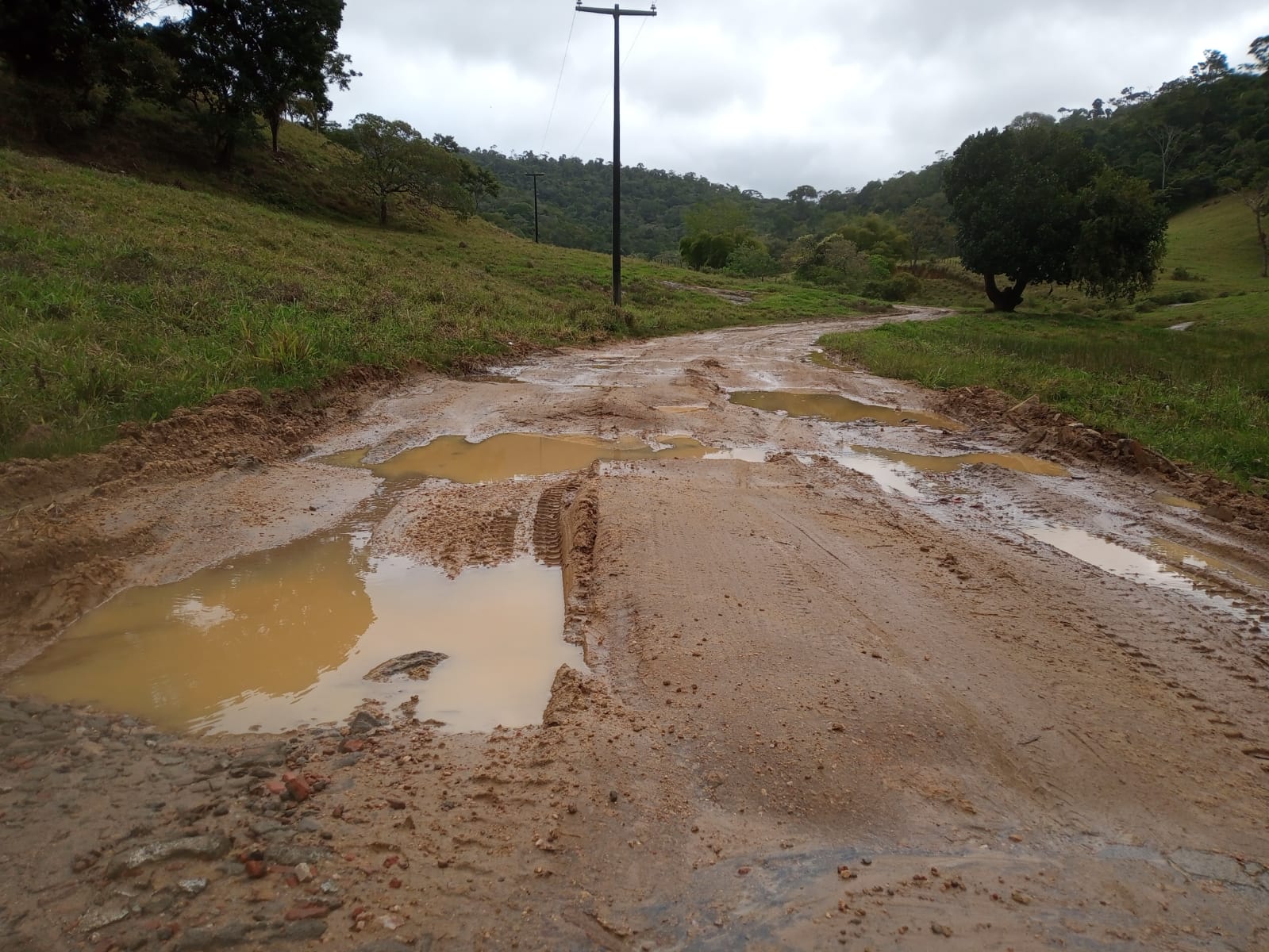 estrada no Timbó indo para o caco de cuia