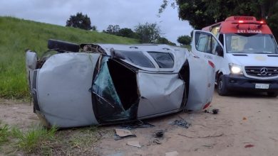 Motorista perde controle da direção e veículo capota em Cruz das Almas