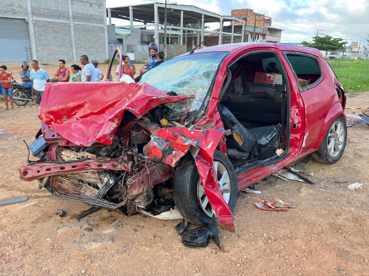 Colisão entre dois carros deixa um morto e feridos na BA-046 em SAJ