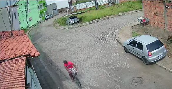 Homem é flagrado furtando aspirador de pó em Santo Antônio de Jesus