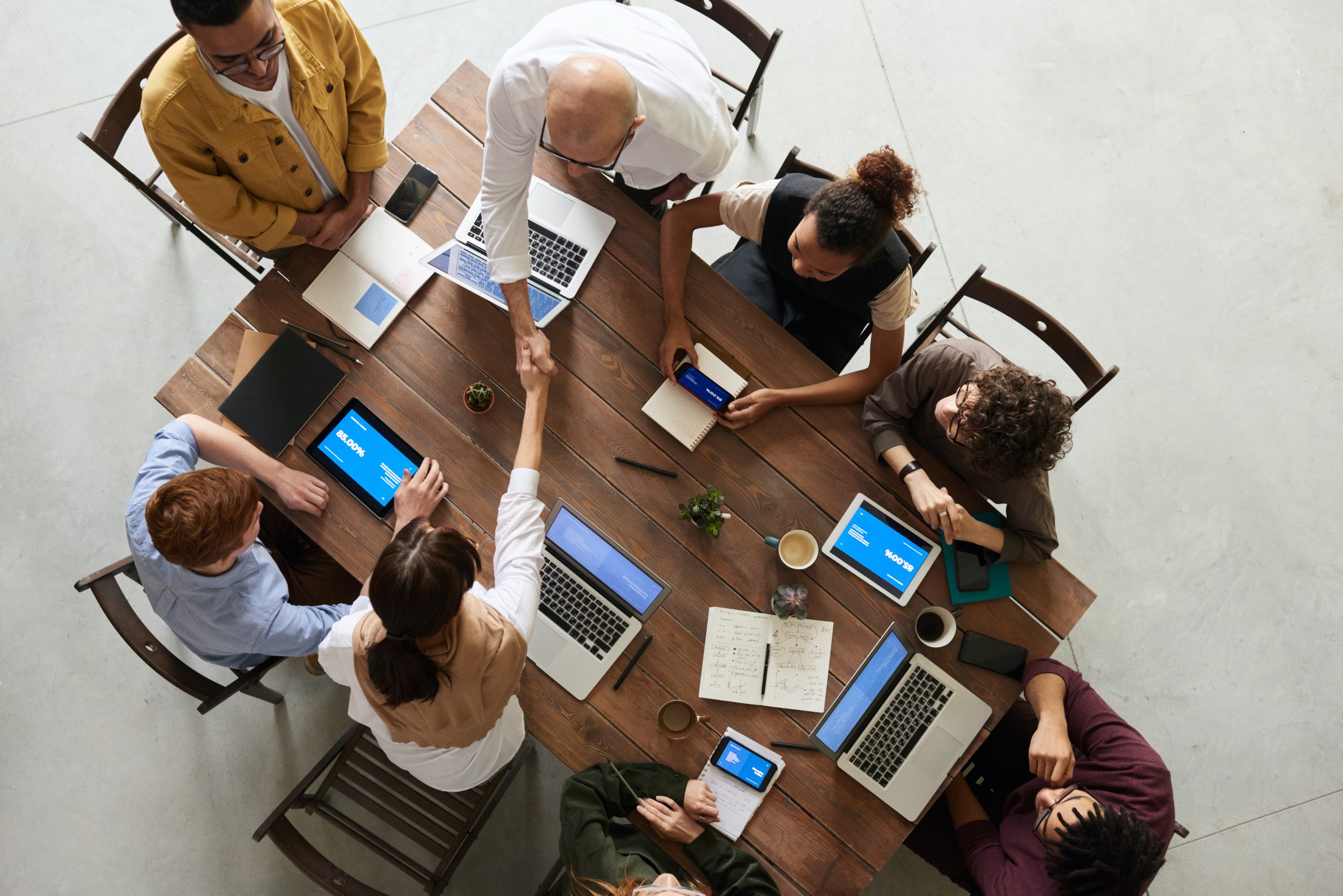 Use a tecnologia para melhorar a eficiência e a produtividade de sua empresa