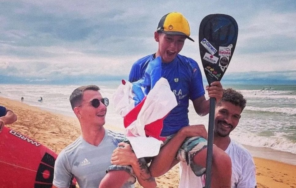 Surfista baiano de 12 anos, Pedro Veiga, conquista etapa do Circuito Brasileiro Sub-18 
