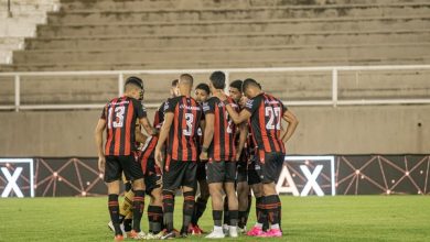 Vitória derrota Tombense e garante permanência na liderança da Série 