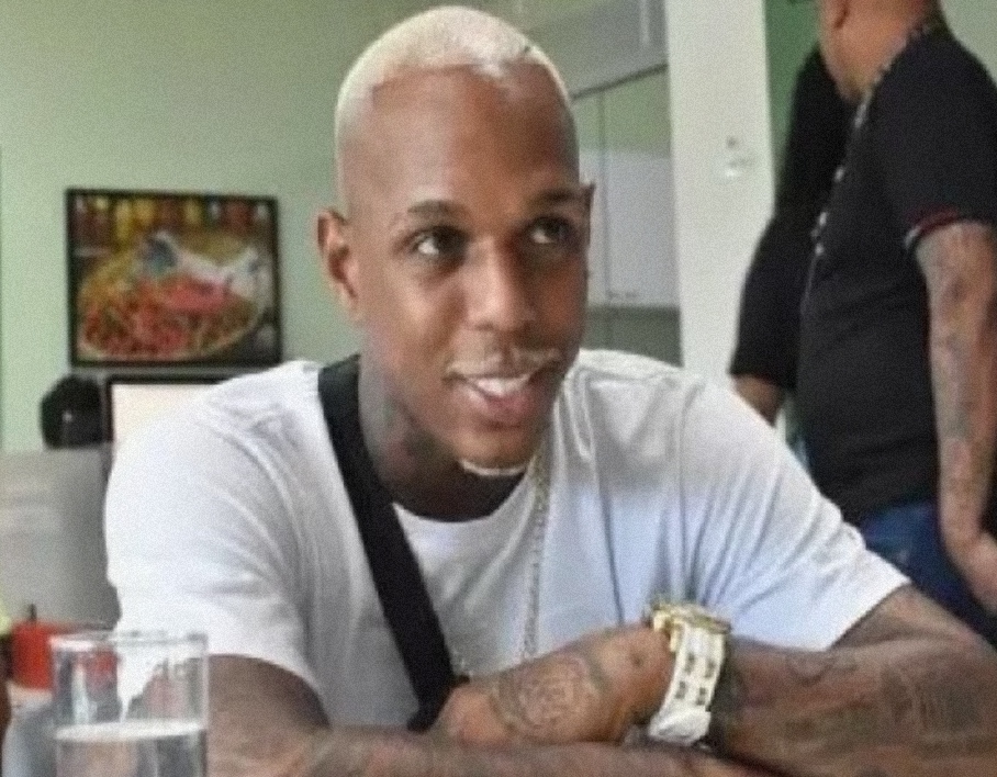 OH Polêmico desmaia durante show na Bahia e é levado às pressas para o hospital