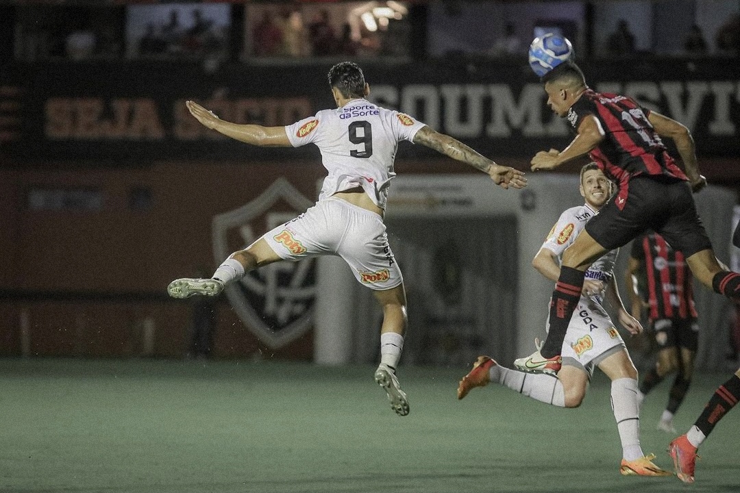 Vitória vence o Novorizontino e volta ao G-4 da Série B