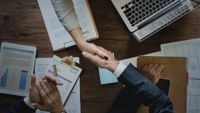 Empresas de médio porte podem obter crédito no exterior - mãos dadas - união - negócio