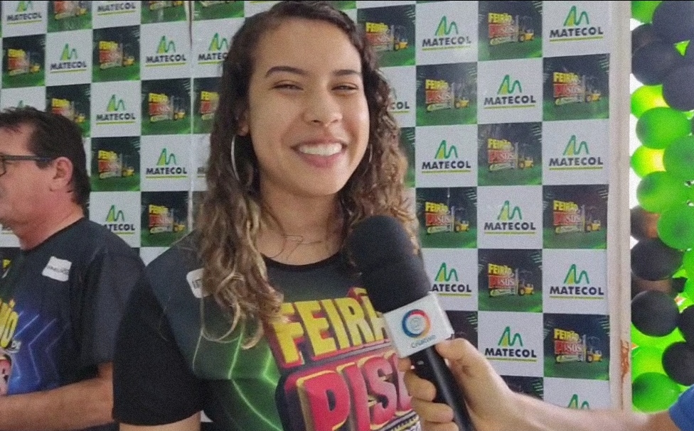 Diretora de Marketing da Matecol, Carol Souza, convida todos para participarem do Feirão de Pisos