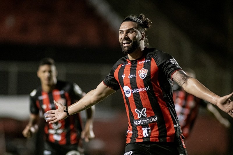 Vitória dá mais um passo ao acesso à Série A após vencer o Guaraní
