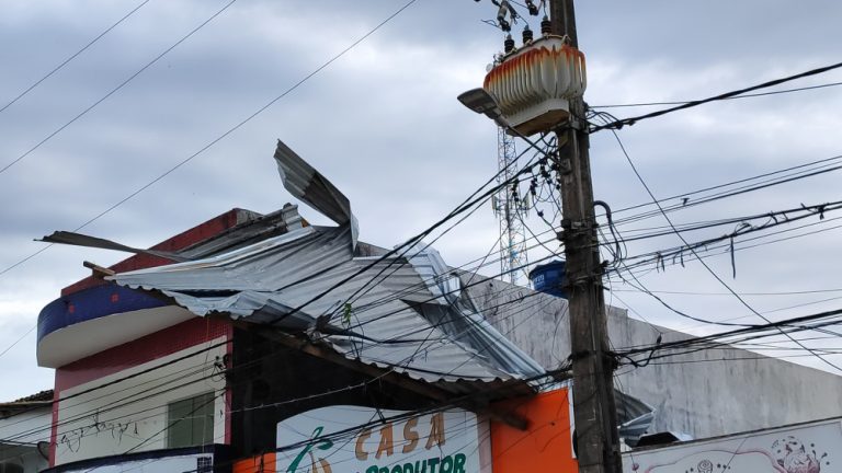 Temporal faz estragos e deixa população de São Miguel das Matas sem energia e internet