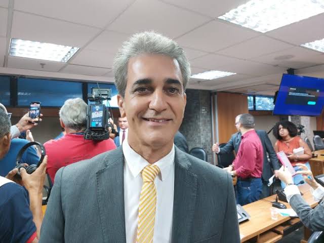 Audiência pública discute aposentadoria especial para agentes comunitários de saúde - Robinson Almeida