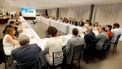 Em encontro com secretariado, governador faz balanço do 1º ano de gestão e planeja 2024