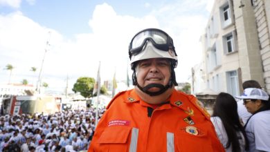 CBMBA garante o bem-estar dos fiéis na Lavagem do Bonfim com água mineral e pulverização