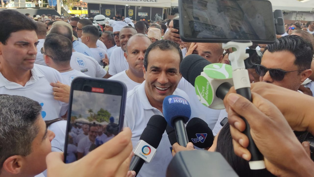 Durante a Lavagem do Bonfim, prefeito de Salvador, Bruno Reis fala da reeleição