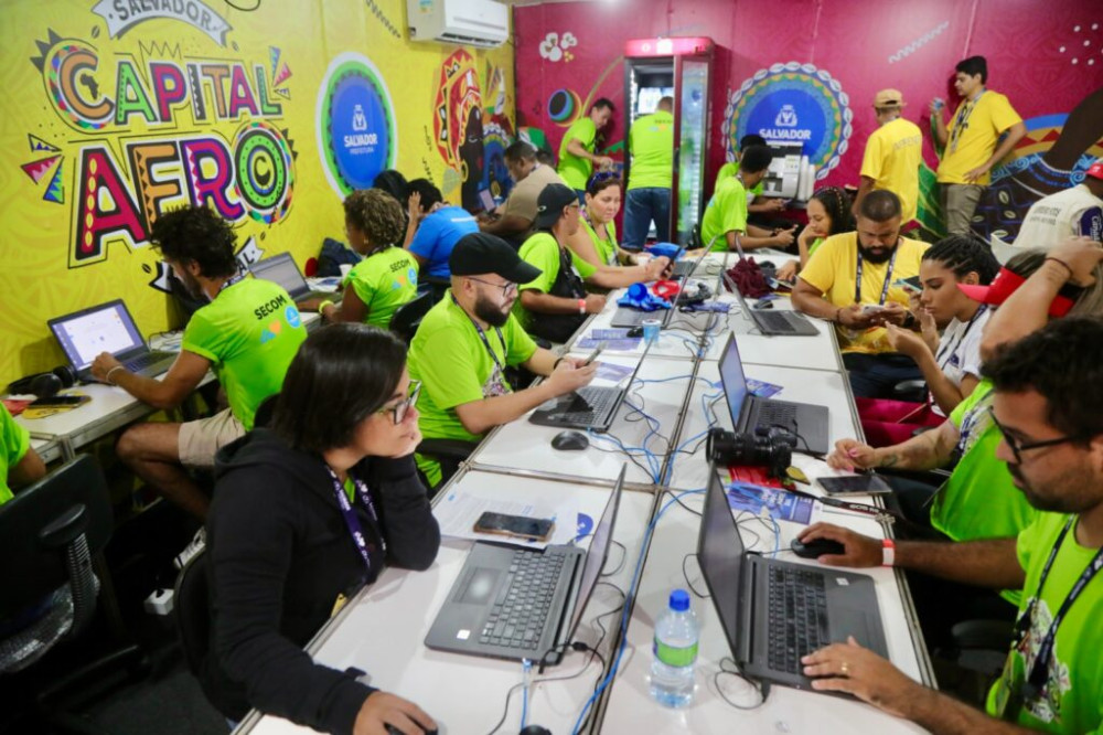 Sala de imprensa e cabines de rádio dão suporte a profissionais de comunicação no Carnaval
