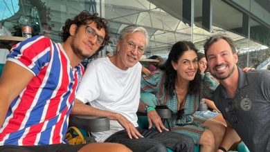 Torcedor da Bahia, Caetano Veloso volta a Fonte Nova assistir jogo do time após 50 anos