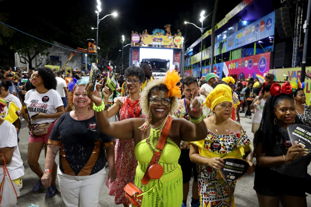 Celebração da Diversidade e Inclusão marca desfile do Trio Pipoca das Pretas