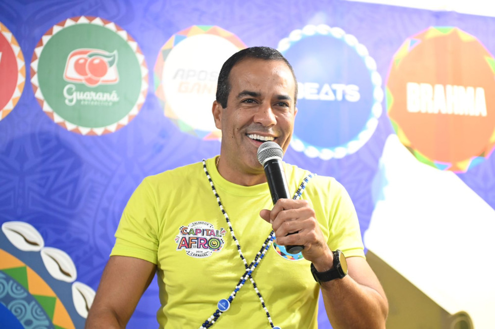 Bruno Reis diz que segunda de Carnaval superou sábado em número de pessoas e celebra