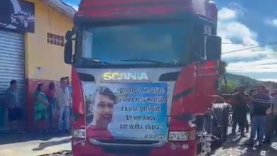 Sob forte comoção e homenagens, caminhoneiro miguelense é sepultado em São Miguel - Jeferson