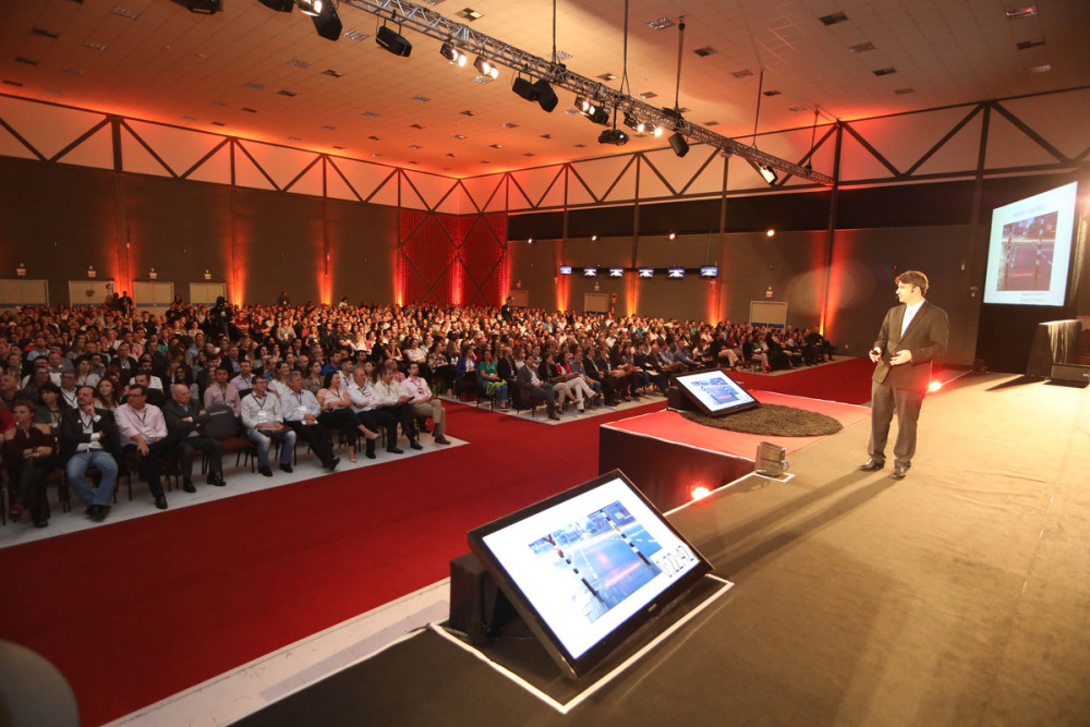 ExpoGestão reúne 80 palestrantes e 6 mil empresários em SC