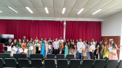 Prefeito Getúlio Sampaio empossa novos servidores da educação em Amargosa