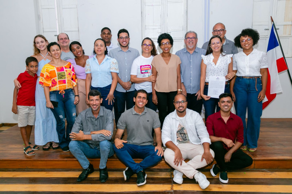 Mais 12 servidores da educação são empossados pela Prefeitura de Amargosa