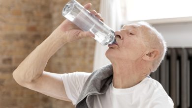 Tecnologia brasileira ajuda idosos a manter a hidratação