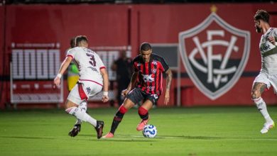Vitória sofre segunda derrota consecutiva no Brasileirão ao perder para o Flamengo por 2 a 1