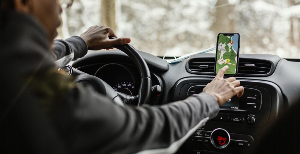 Trabalho por aplicativos demanda seguros personalizados - carro - direção