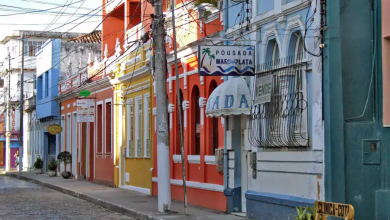Viajantes partem de Ilhéus para explorar praias e reservas