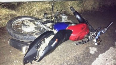 Homem morre e outra pessoa fica gravemente ferida em acidente de moto na BR-242 entre Castro Alves e Santa Teresinha