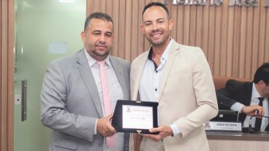 Radialista Frank Monteiro recebe Título de Cidadania Santoantoniense