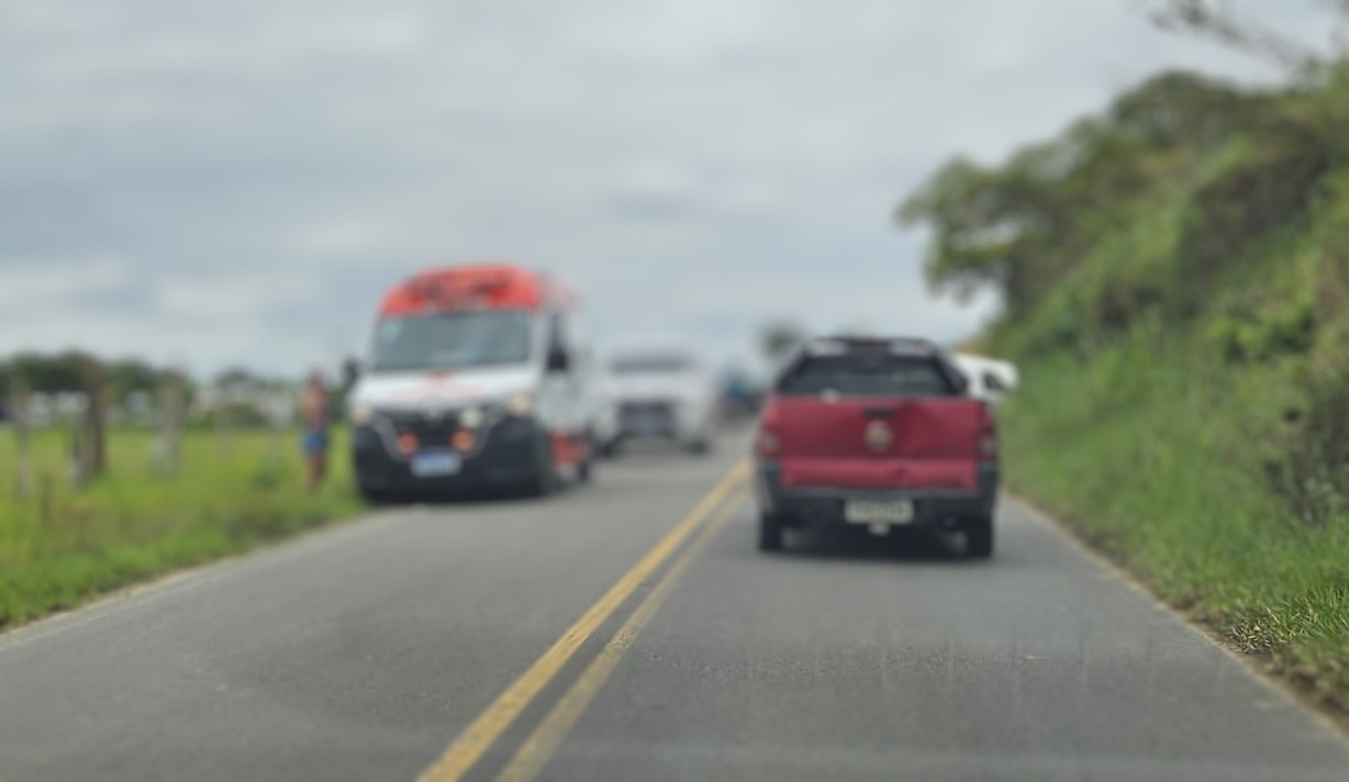 Acidente envolvendo dois carros é registrado na BA-026, entre São Miguel das Matas e Elísio Medrado