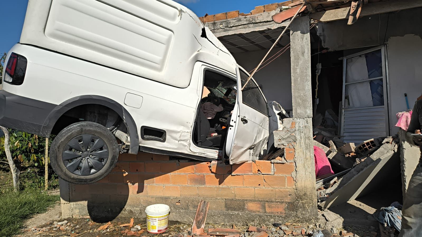Grave acidente na BA-026 deixa jovem morto em Elísio Medrado