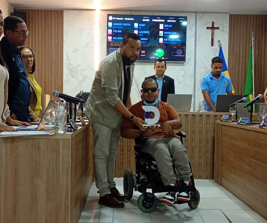 Rafael Souza recebe homenagem na Câmara Nova Itarana com exemplo de superação