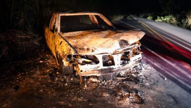 Incêndio destrói carro na BA-539, próximo ao Entroncamento de São Miguel das Matas